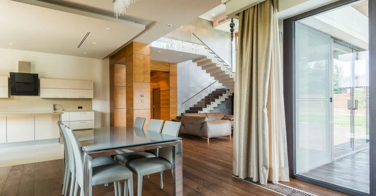 Les meubles en verre : atouts et contraintes