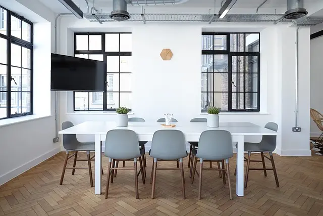 Comment choisir des meubles qui maximisent votre espace
